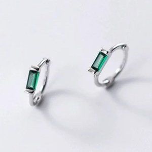 S925 Emerald Green Huggie Earrings- Silver&Green 10mm SH012